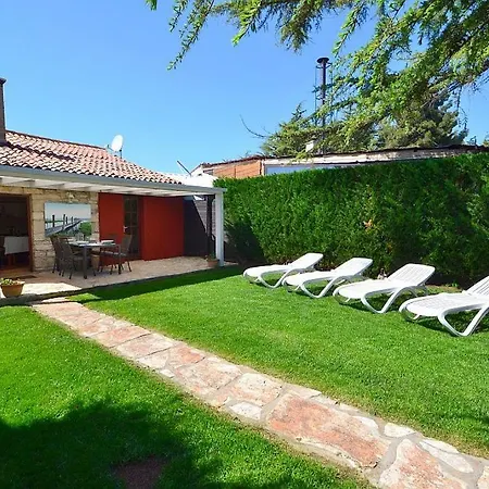 Giardin Villa *