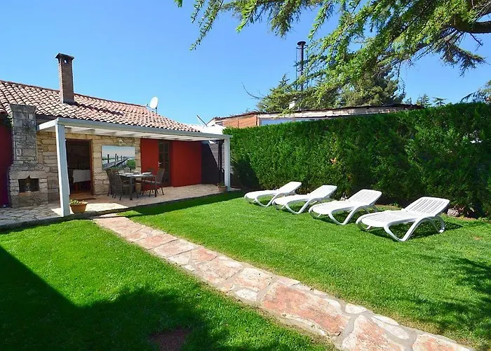 Giardin Villa *